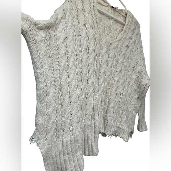 Free People asymmetrical bottom Cream Cable Knit Sweater - Picture 3 of 8